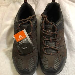 Men’s Ozark Trail Low Hiking Shoe 12 NEW NWT Brown Leather Flexible Midsole